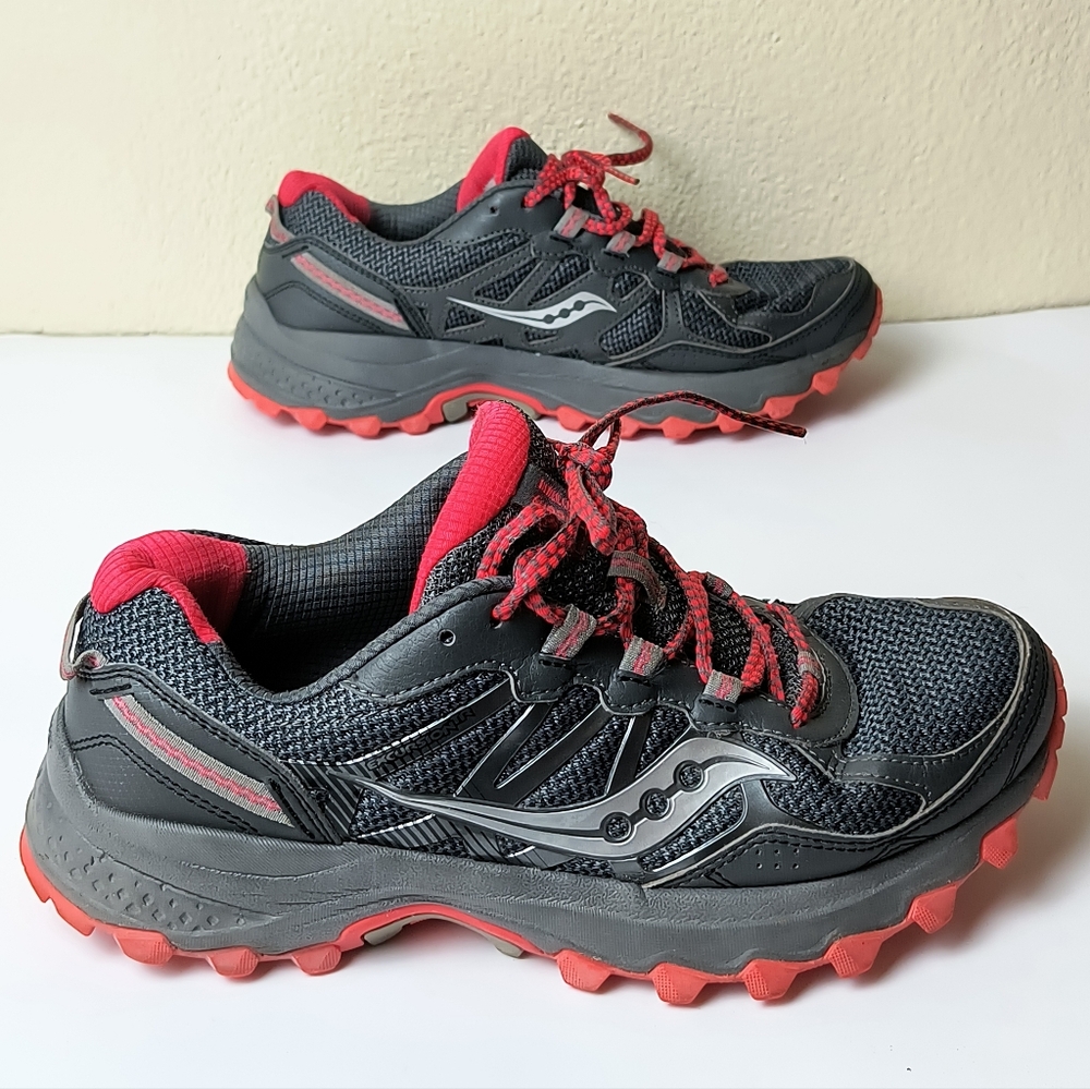 Saucony Running Grid Gray Sneakers Modern Design Women's Size 7.5